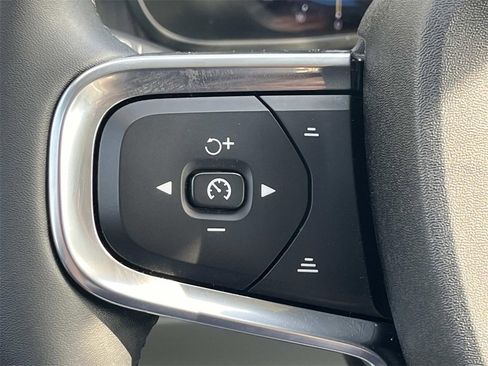 Used 2023 Volvo XC40 B5 Plus w/ Protection Package Premier image 24