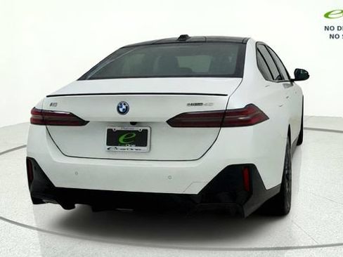 Used 2024 BMW i5 eDrive40i w/ Executive Package RWD image 8