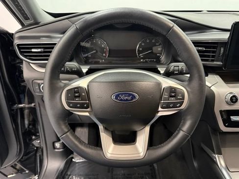 Used 2023 Ford Explorer XLT w/ Equipment Group 202A RWD image 17