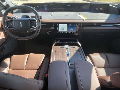 New 2025 Lincoln Navigator L Reserve image 10