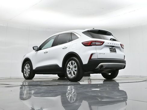 Used 2024 Ford Escape Active image 8