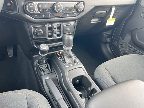New 2026 Jeep Gladiator Sport AWD/4WD image 8