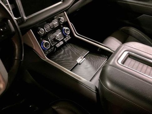 Used 2023 GMC Yukon Denali image 15