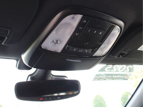 Used 2025 Dodge Durango GT AWD/4WD image 19