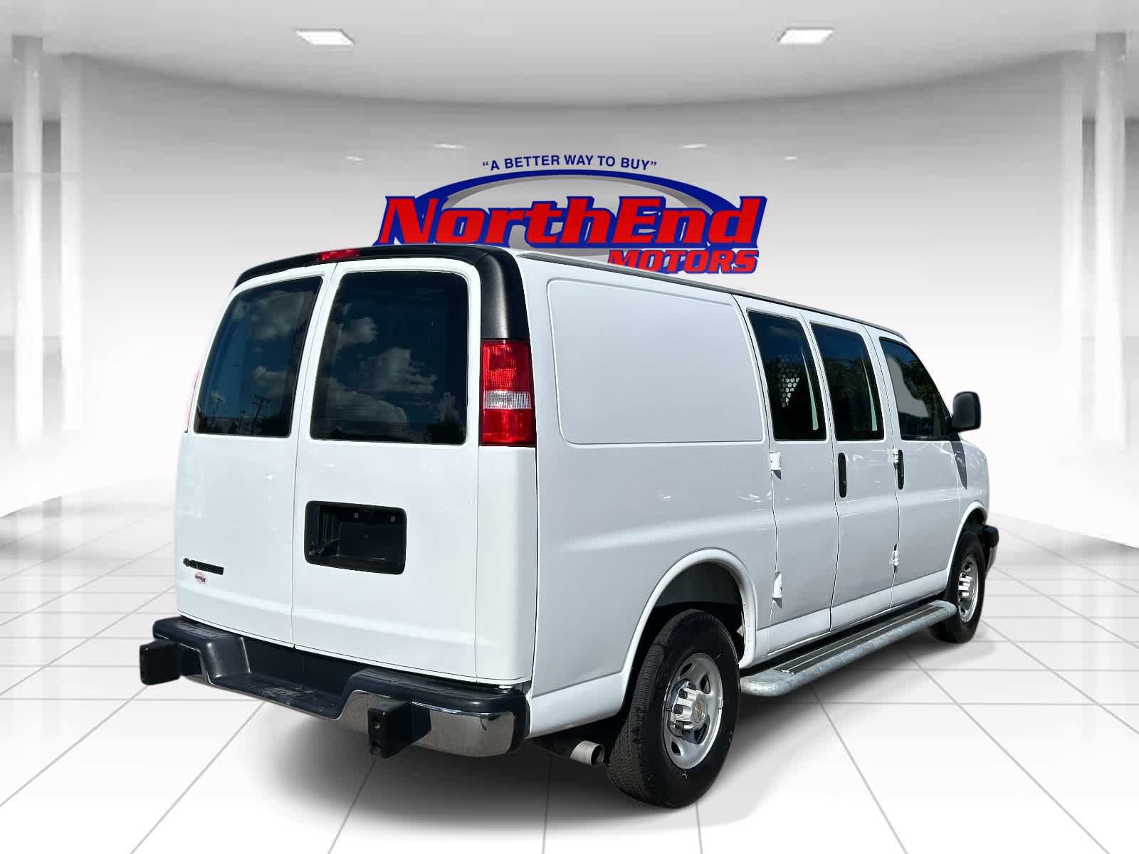 Used 2025 Chevrolet Express 2500 w/ Driver Convenience Package RWD image 3
