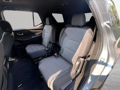 Used 2023 Chevrolet Traverse LT FWD image 25