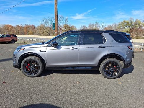 Used 2025 Land Rover Discovery Sport Dynamic SE image 3