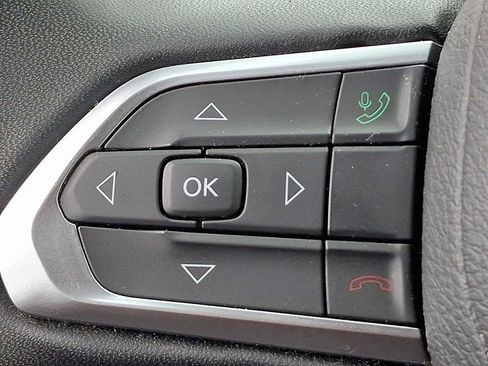 Used 2024 Jeep Compass Latitude image 20