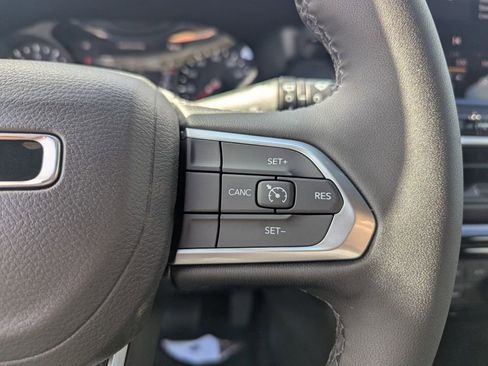 New 2026 Jeep Compass Latitude image 18