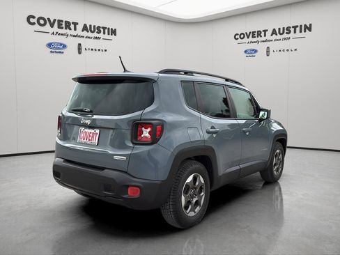Used 2017 Jeep Renegade Latitude image 5