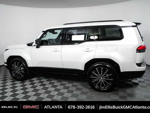 Used 2025 Lexus GX 550 w/ Accessory Package (2T) AWD/4WD image 30