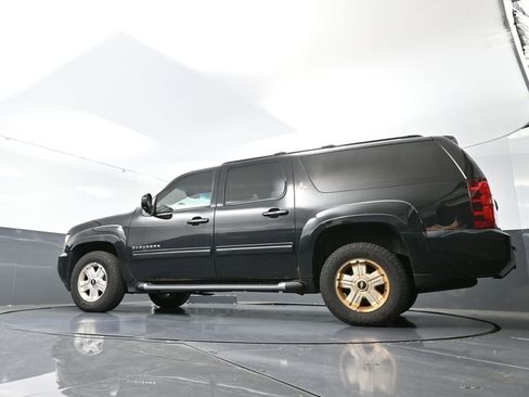 Used 2011 Chevrolet Suburban LT image 30