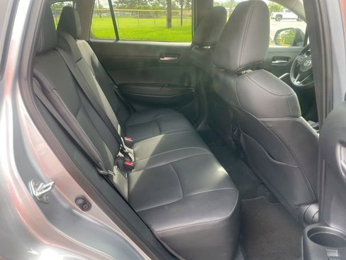 Used 2025 Toyota Corolla Cross XLE w/ Convenience Package FWD image 15