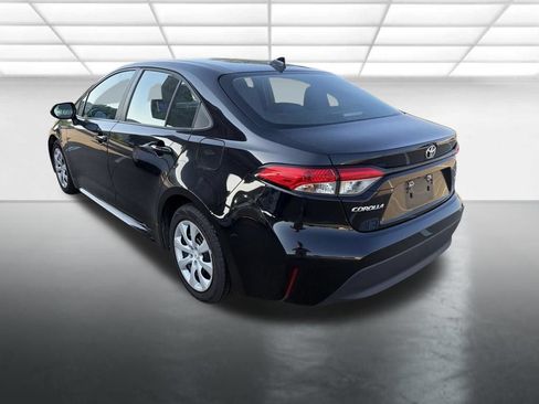 Used 2024 Toyota Corolla LE FWD image 4