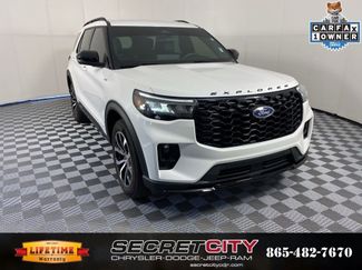Used 2025 Ford Explorer ST-Line video 1