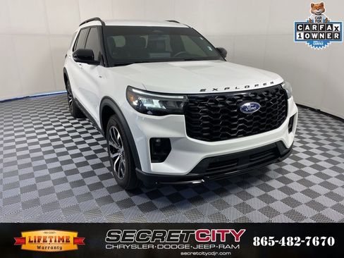 Used 2025 Ford Explorer ST-Line image 1