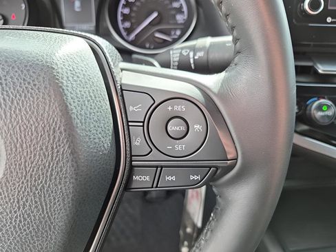 Used 2024 Toyota Camry SE image 33