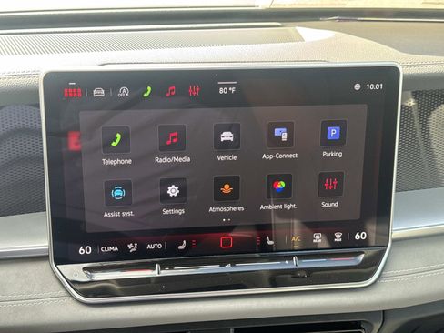 New 2026 Volkswagen Tiguan SE image 28