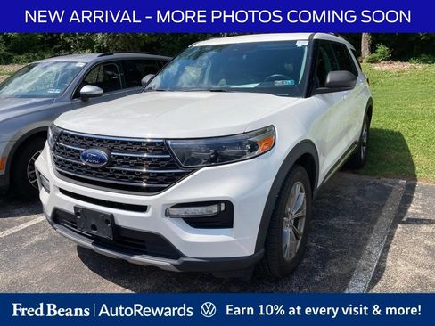 Used 2022 Ford Explorer XLT w/ Equipment Group 202A AWD/4WD image 3