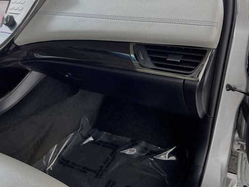 Used 2014 Toyota Avalon Limited FWD image 35