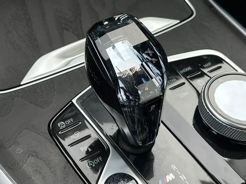 Used 2020 BMW X7 M50i image 23