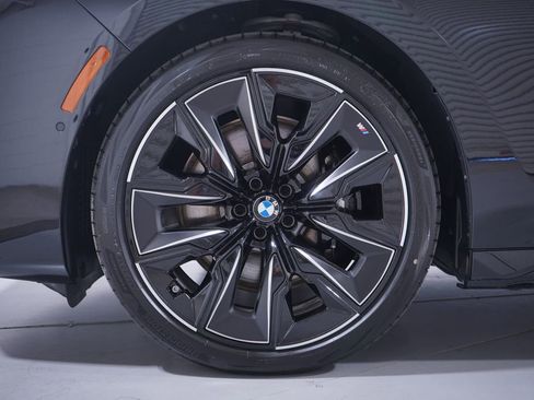 New 2026 BMW 740i w/ Premium Package image 2