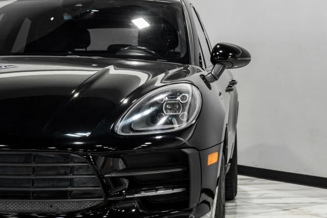 Used 2020 Porsche Macan AWD/4WD image 44