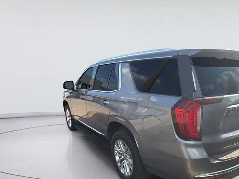 Used 2022 GMC Yukon SLT w/ SLT Luxury Package RWD image 2