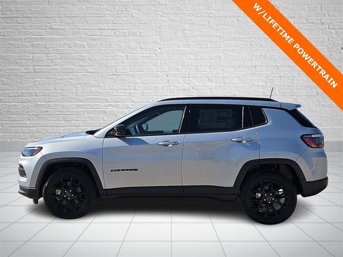 New 2026 Jeep Compass Latitude image 2