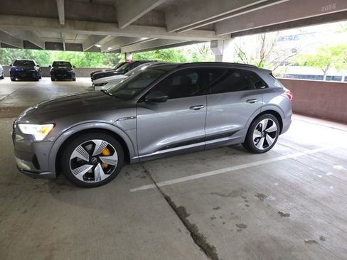 Used 2022 Audi e-tron Premium Plus AWD/4WD image 1