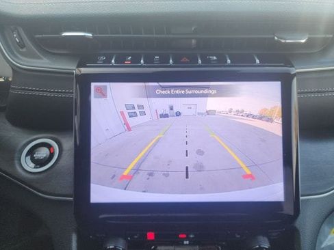 New 2025 Jeep Grand Cherokee Limited image 5