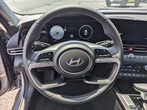 Used 2024 Hyundai Elantra SEL w/ Convenience Package FWD image 10