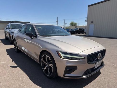 Used 2024 Volvo S60 B5 Core FWD image 2