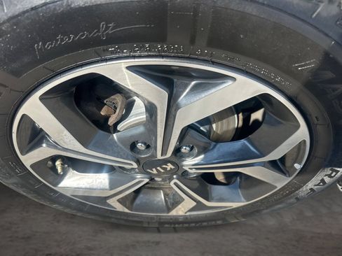 Used 2020 Kia Forte LXS FWD image 16