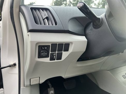 Used 2015 Toyota Prius Two FWD image 16