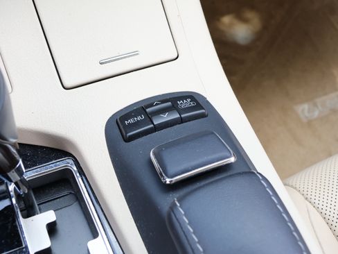 Used 2013 Lexus ES 350 w/ Luxury Pkg FWD image 32