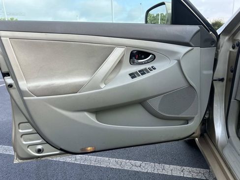 Used 2011 Toyota Camry LE w/ LE Extra-Value Pkg FWD image 17