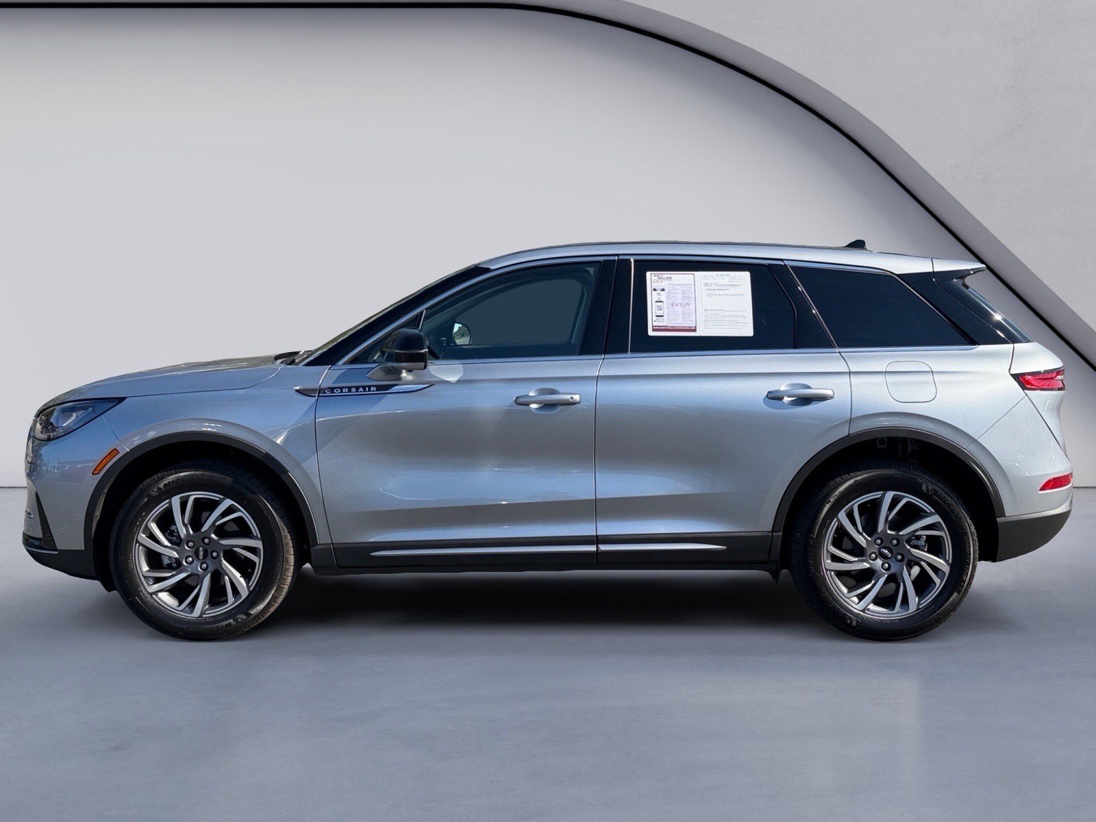 Used 2023 Lincoln Corsair AWD w/ Equipment Group 101A image 2