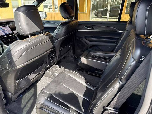 Used 2024 Jeep Grand Cherokee L Limited w/ Luxury Tech Group II image 12