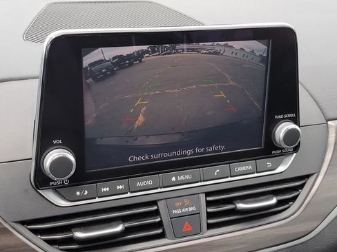 Used 2024 Nissan Altima 2.5 SV FWD image 23