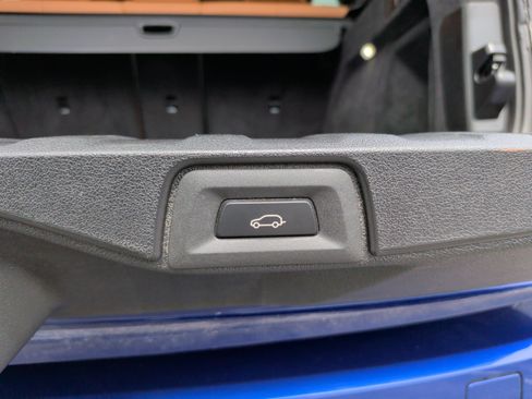 Used 2024 BMW X5 M60i w/ Executive Package image 40