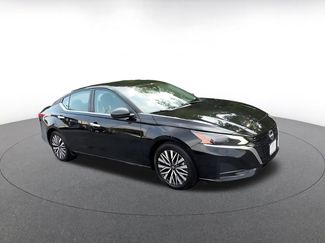Used 2025 Nissan Altima 2.5 SV FWD video 2