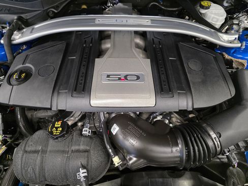 Used 2019 Ford Mustang GT Premium w/ GT Performance Package RWD image 6