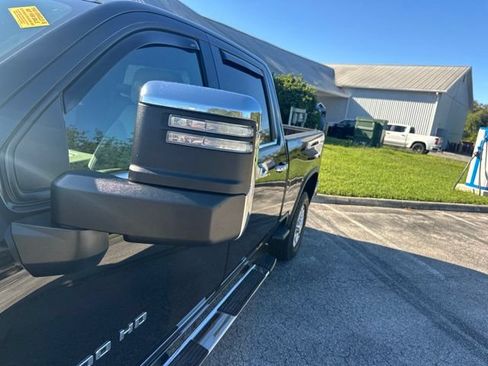 Used 2023 Chevrolet Silverado 2500 LTZ AWD/4WD image 12