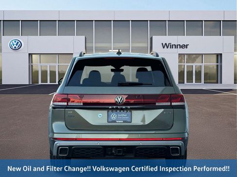Certified 2025 Volkswagen Atlas Peak Edition SE image 5