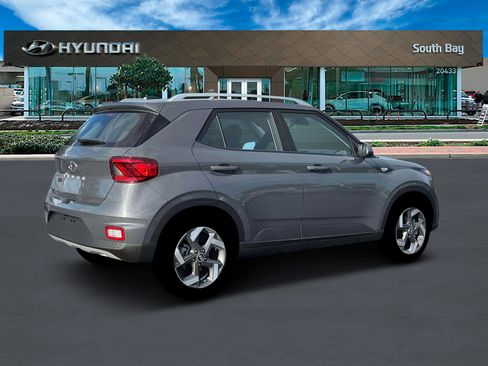 New 2026 Hyundai Venue SEL image 8
