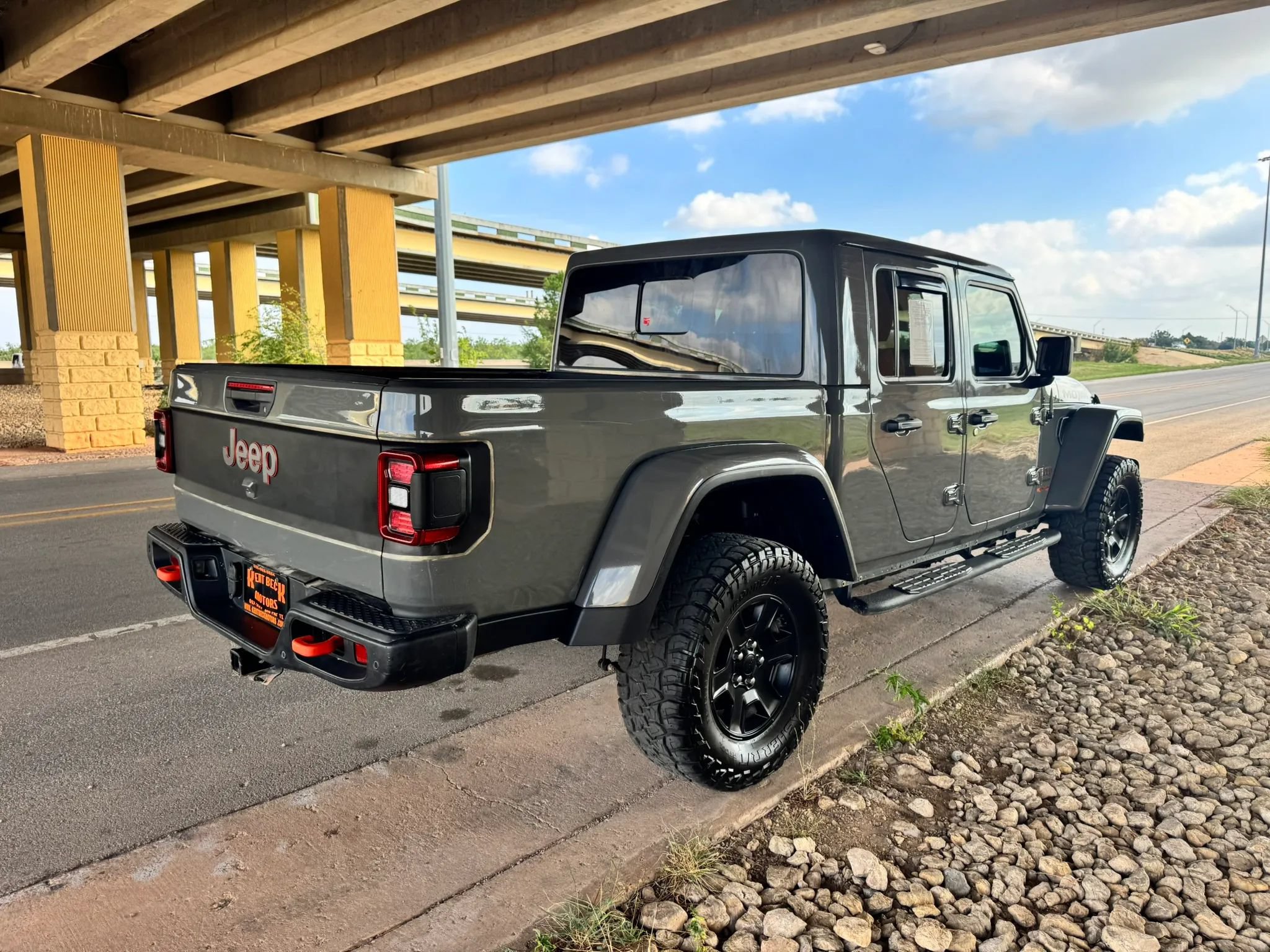 Used 2020 Jeep Gladiator Mojave AWD/4WD image 3
