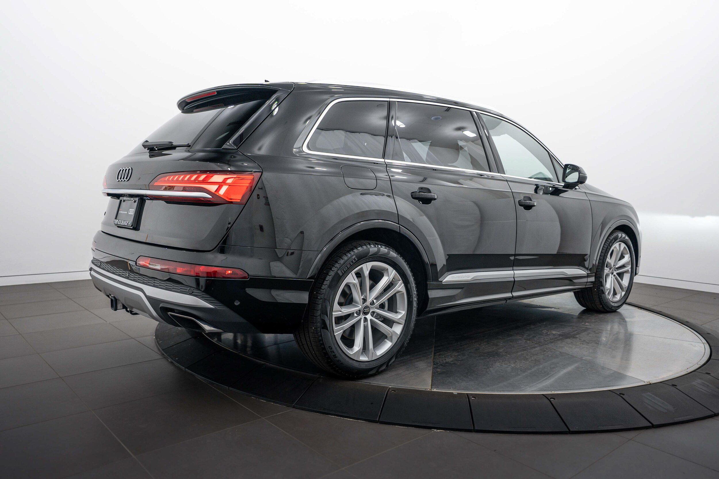 Certified 2025 Audi Q7 3.0T Prestige w/ Prestige Package AWD/4WD image 4