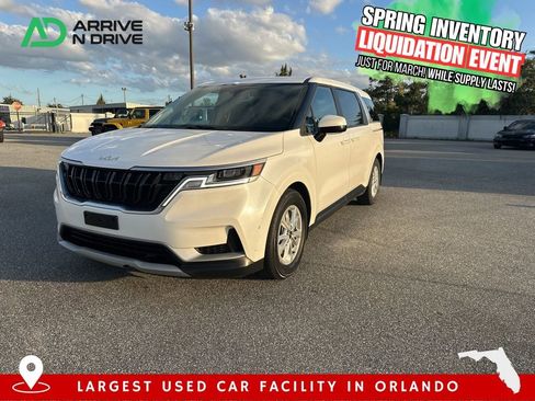 Used 2022 Kia Carnival LX image 1