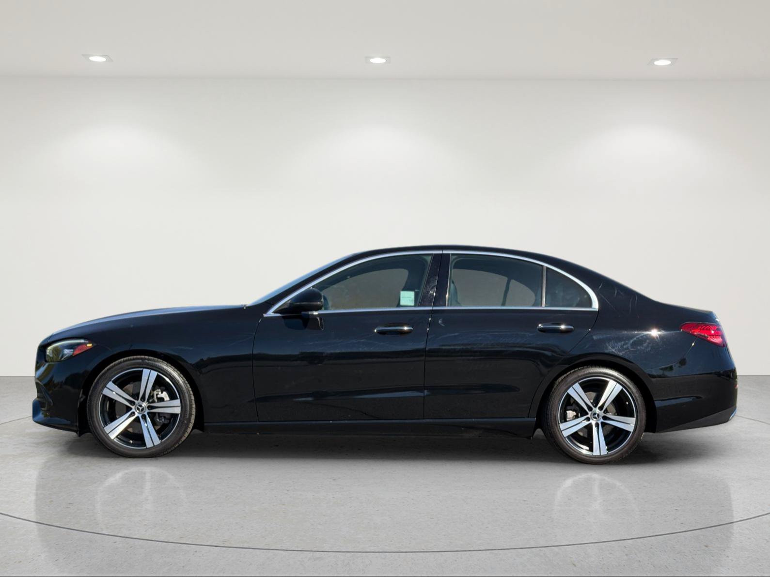 Used 2022 Mercedes-Benz C 300 Sedan image 2